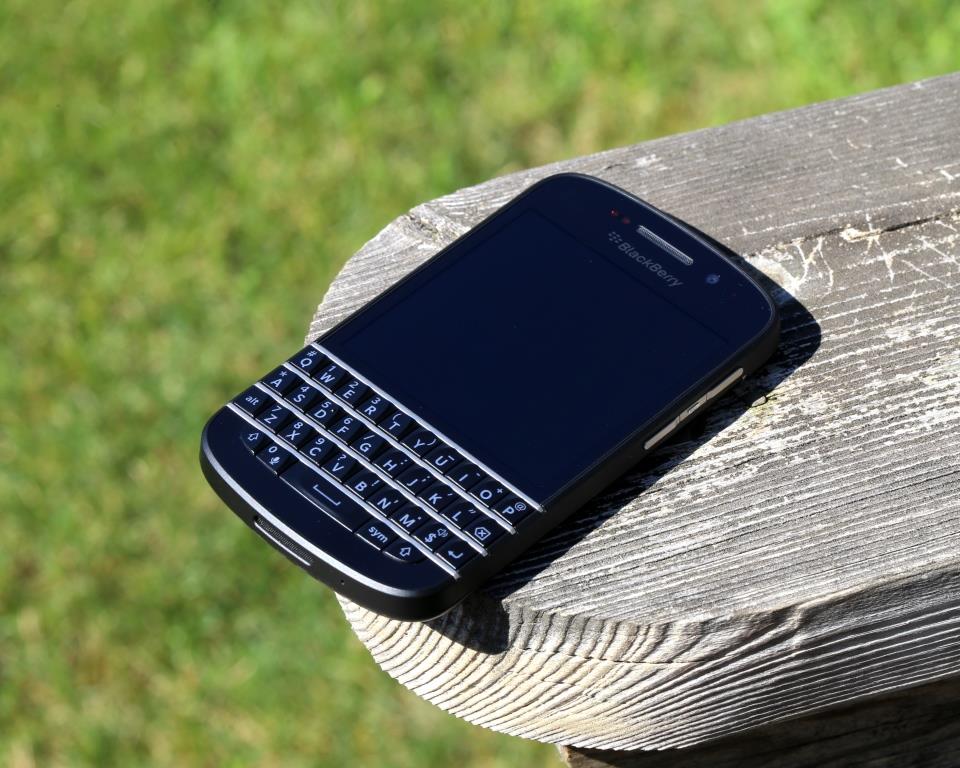 Blackberry Q10 Featured 3