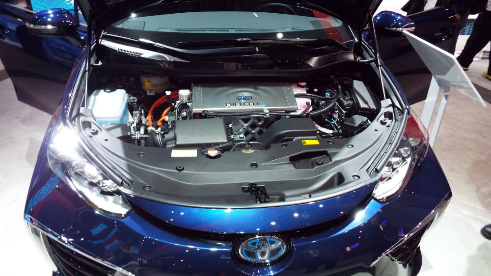 toyota fuel cell vehicle engine