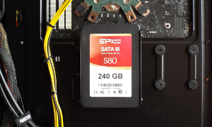 Enthoo Pro M SSD installed rear