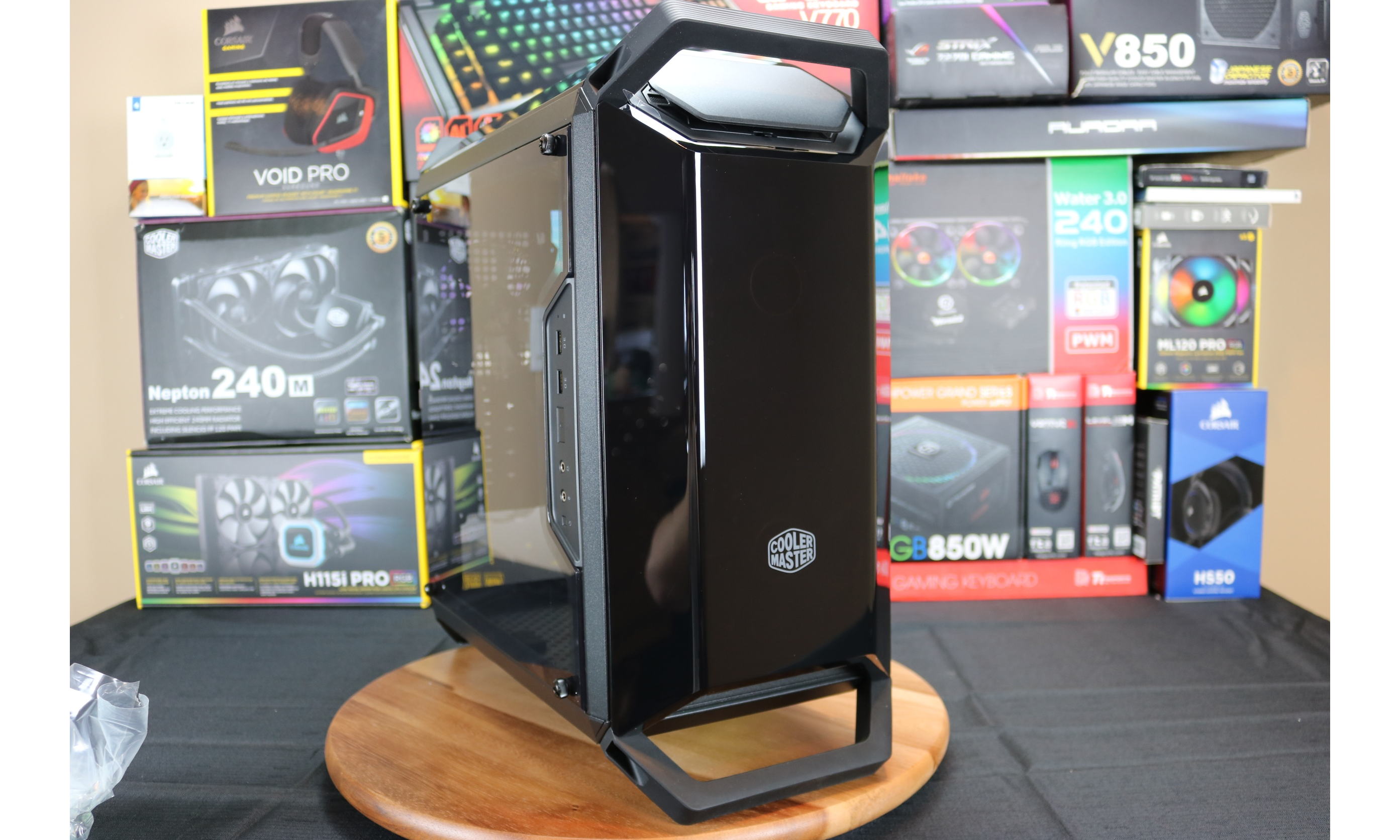 Chemistry 鍔 Maid Cooler Master Masterbox Q300P Unboxing Review | Technology X