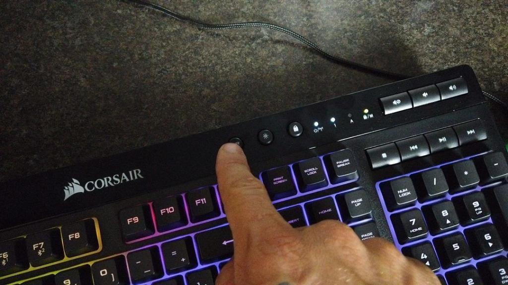 Corsair K57 RGB Wireless Keyboard Technology X